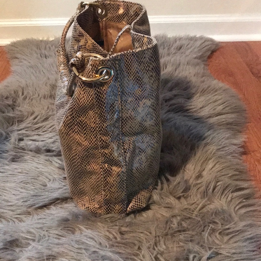 Handbag - Picture 2 of 4